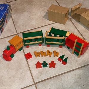 International Christmas 🎄 VTG Handpainted, All-Wood 22pc Christmas Train Set 🚃